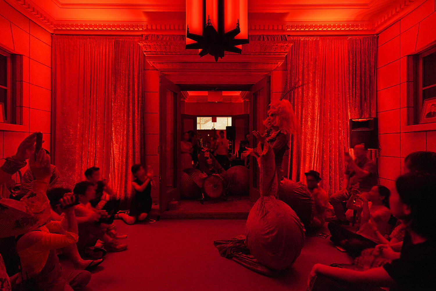 RED ROOM #1 PHOTOS 現代美術・アート Contemporary Art オフソサエティ offsociety